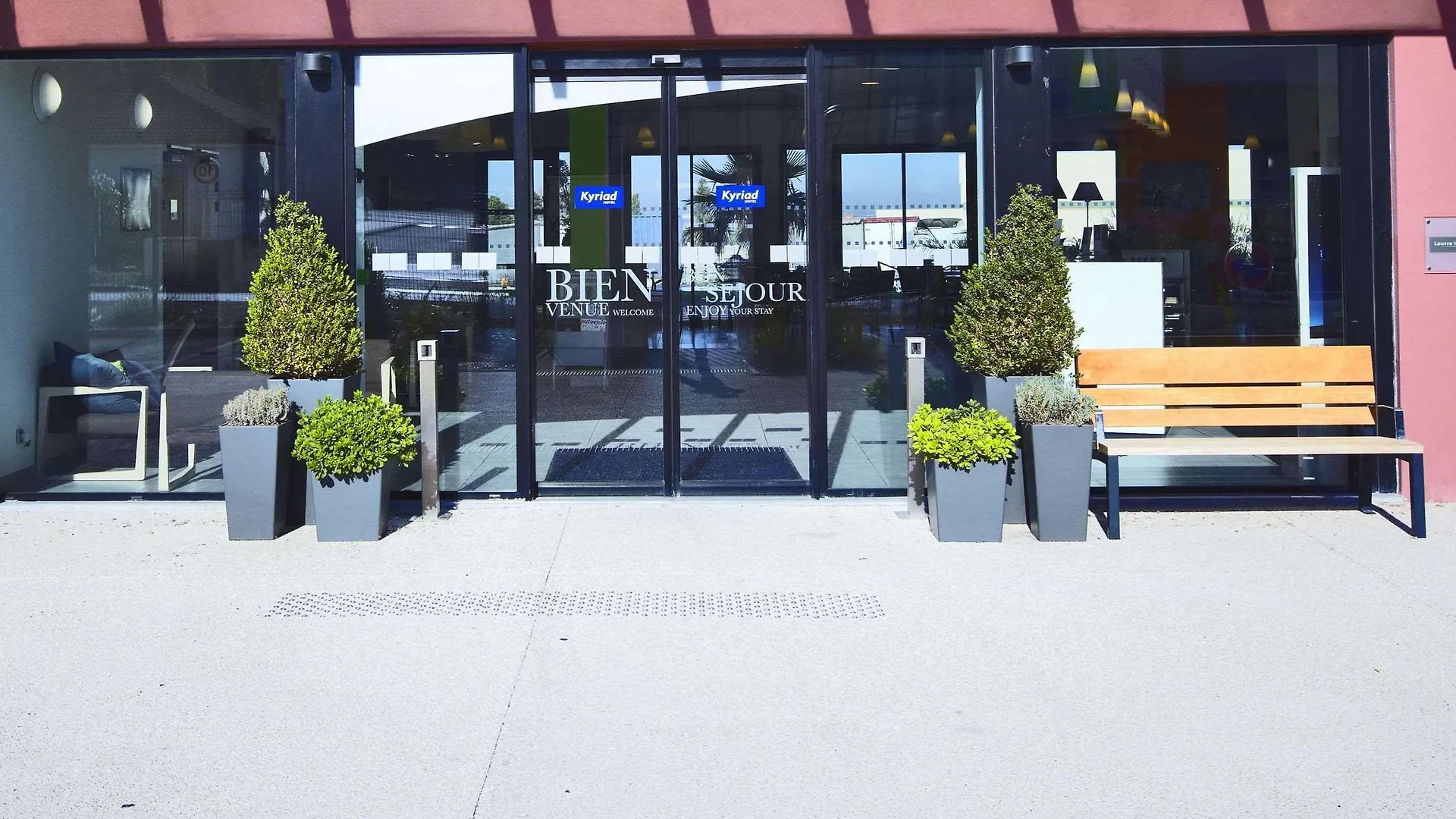 Holiday Inn Express - Marseille Airport, An Ihg Hotel Vitrolles  3*, Vitrolles (Bouches-du-Rhone)