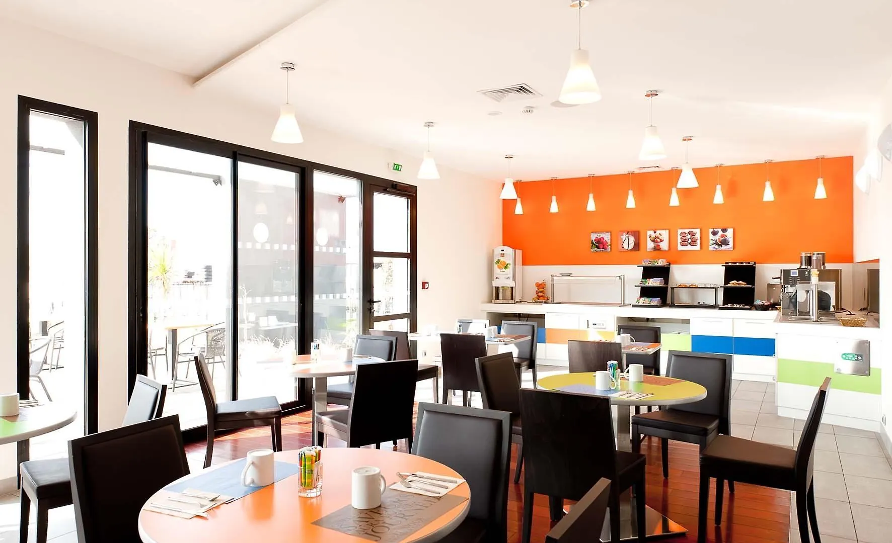 Holiday Inn Express - Marseille Airport, An Ihg Hotel Vitrolles
