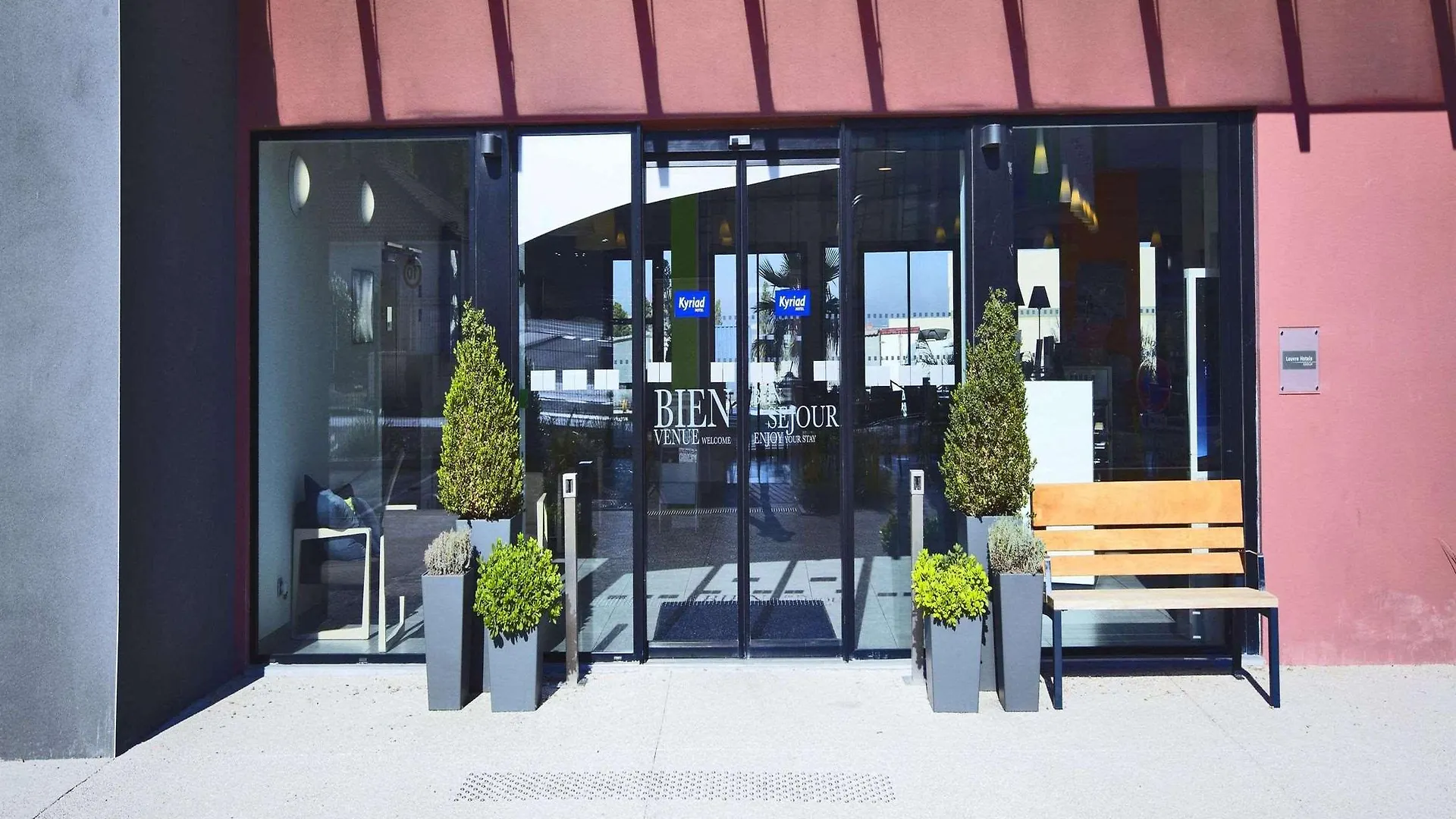 ***  Holiday Inn Express - Marseille Airport, An Ihg Hotel Vitrolles  Francia