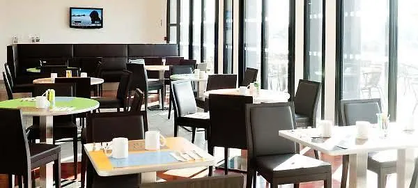 Holiday Inn Express - Marseille Airport, An Ihg Hotel Vitrolles