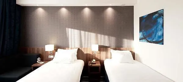 Holiday Inn Express - Marseille Airport, An Ihg Hotel Vitrolles
