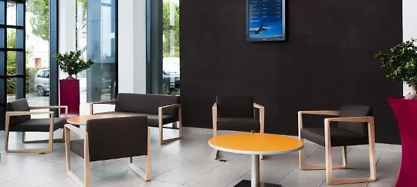Holiday Inn Express - Marseille Airport, An Ihg Hotel Vitrolles