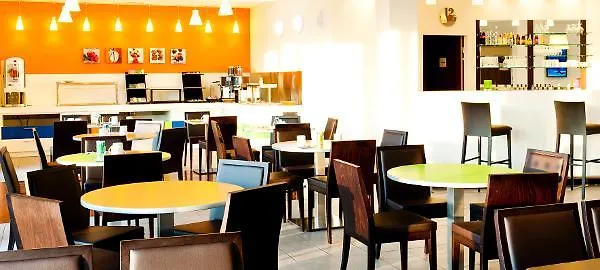 ***  Holiday Inn Express - Marseille Airport, An Ihg Hotel Vitrolles  Francia