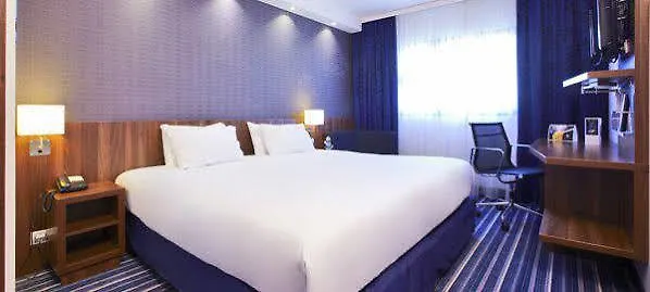 Holiday Inn Express - Marseille Airport, An Ihg Hotel Vitrolles  3*, Vitrolles (Bouches-du-Rhone)