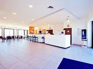 Holiday Inn Express - Marseille Airport, An Ihg Hotel Vitrolles