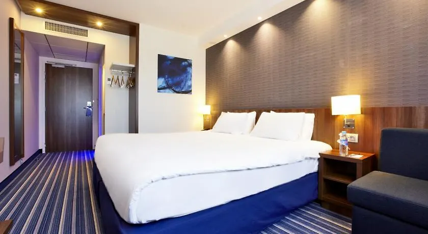 ***  Holiday Inn Express - Marseille Airport, An Ihg Hotel Vitrolles  Francia