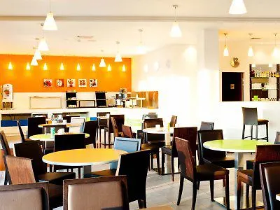 Holiday Inn Express - Marseille Airport, An Ihg Hotel Vitrolles  3*, Vitrolles (Bouches-du-Rhone)
